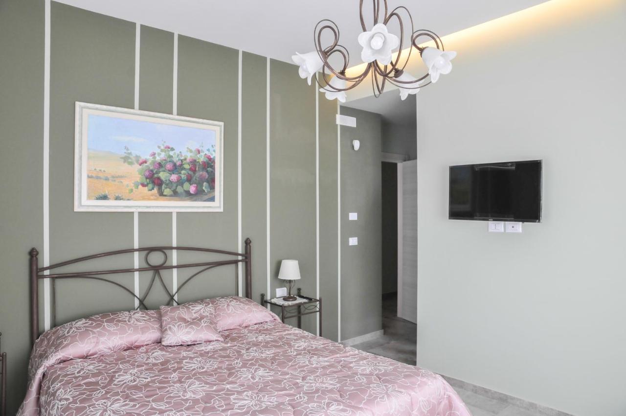 La Casa dell'Alloro Zafferana Etnea Esterno foto
