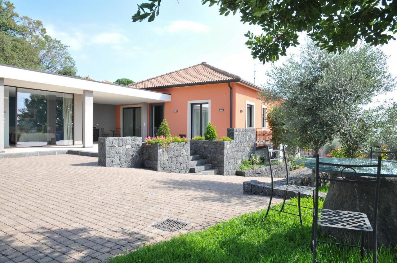 La Casa dell'Alloro Zafferana Etnea Esterno foto