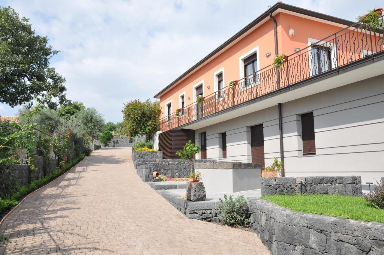 La Casa dell'Alloro Zafferana Etnea Esterno foto