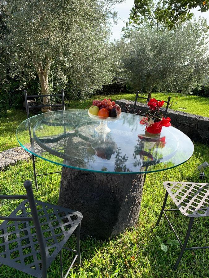 La Casa dell'Alloro Zafferana Etnea Esterno foto