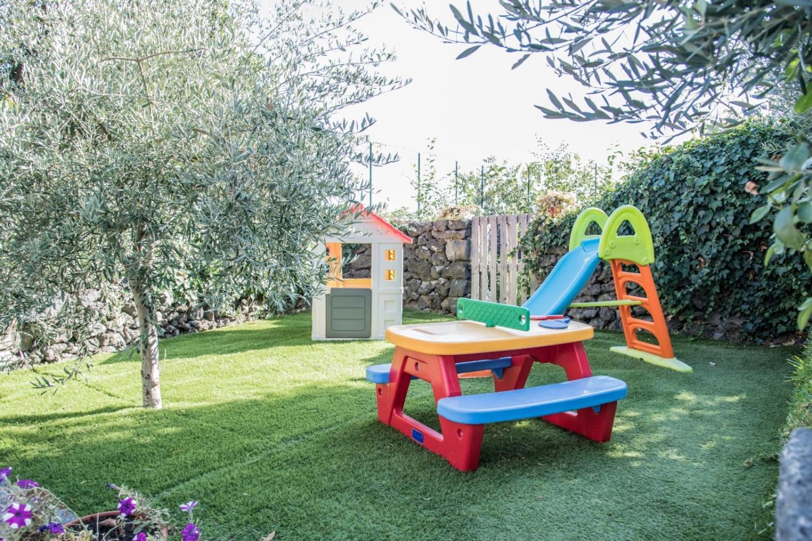 La Casa dell'Alloro Zafferana Etnea Esterno foto