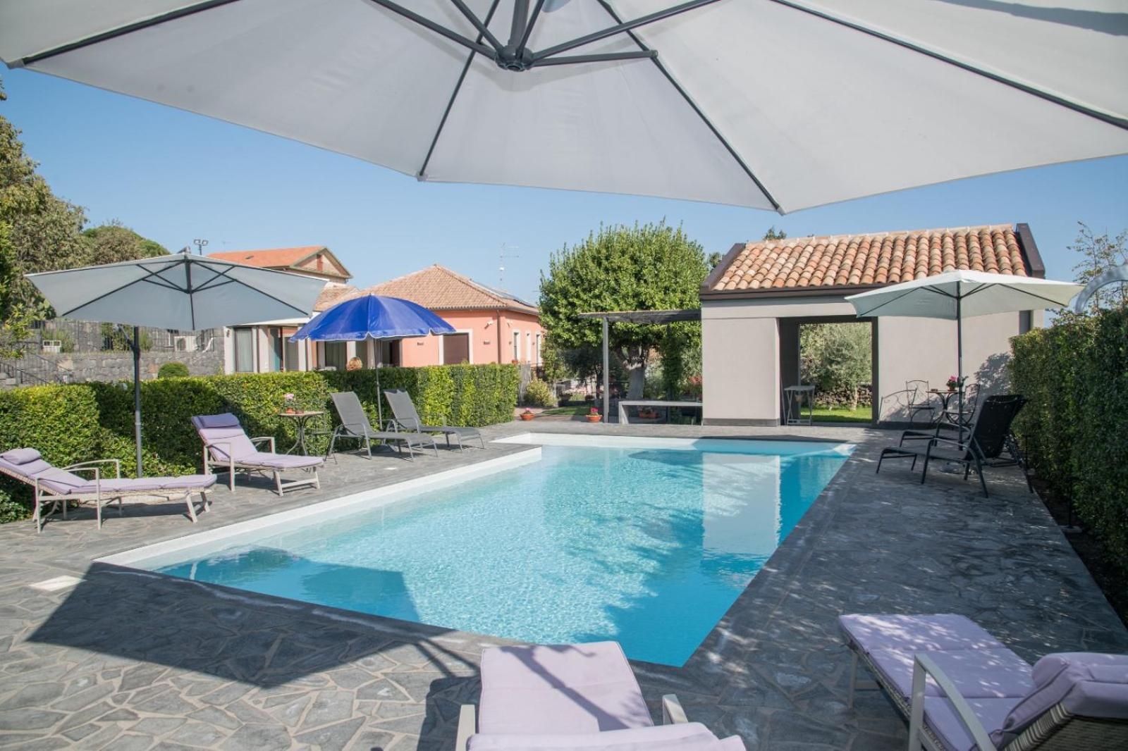 La Casa dell'Alloro Zafferana Etnea Esterno foto