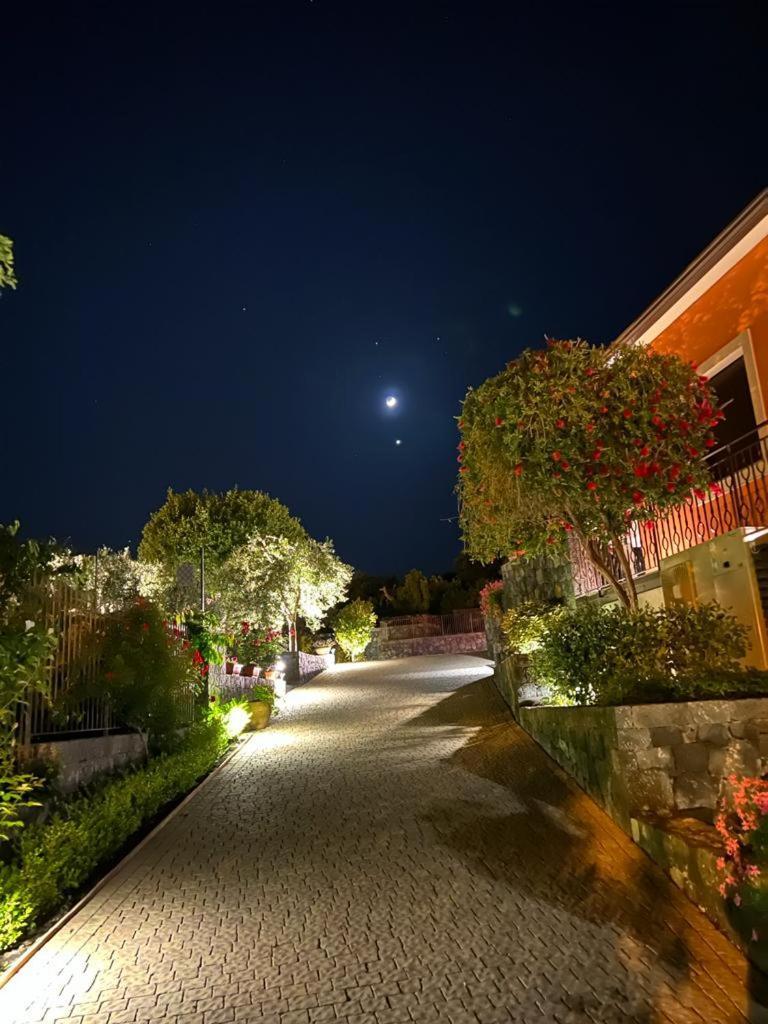 La Casa dell'Alloro Zafferana Etnea Esterno foto