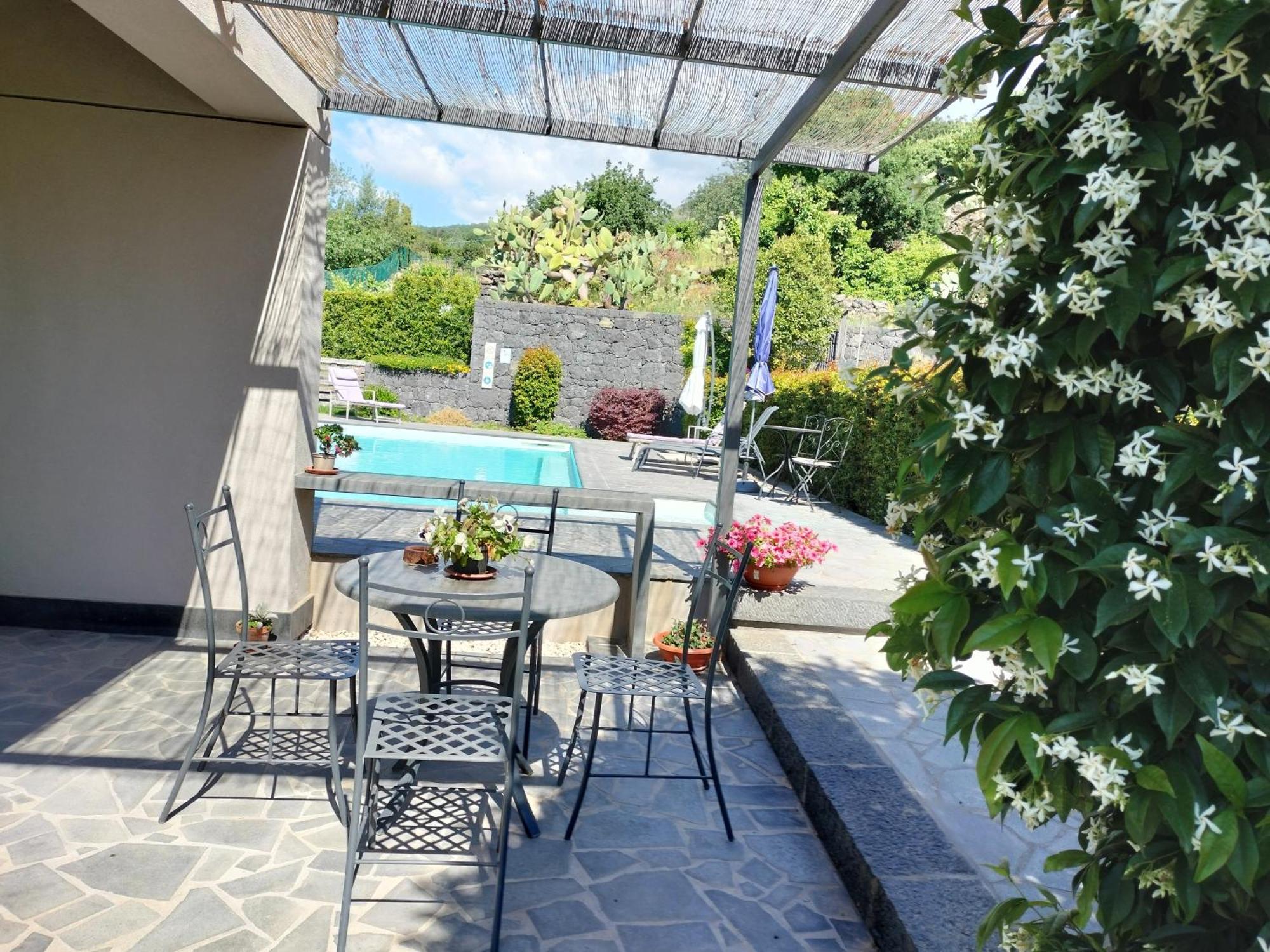 La Casa dell'Alloro Zafferana Etnea Esterno foto